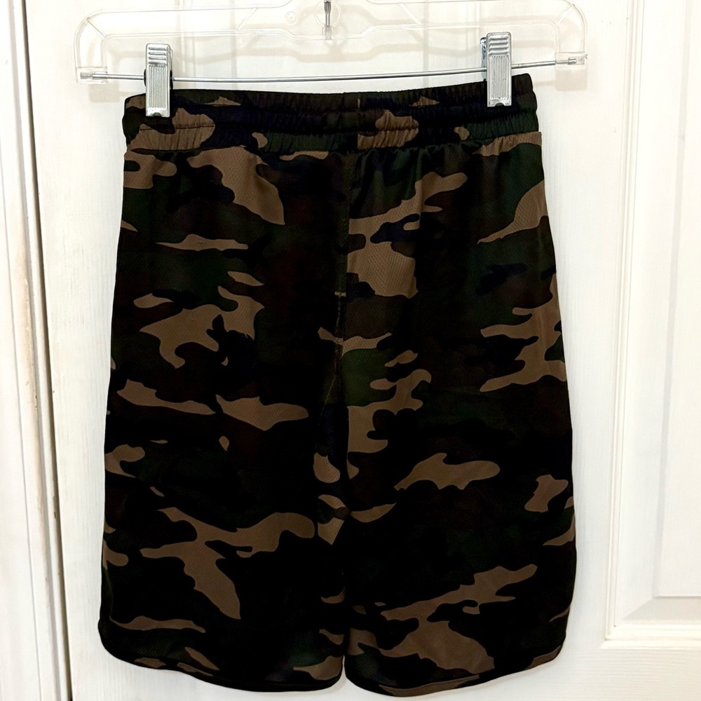 GAP Fit Boys Camo Print Athletic Shorts - Picture 8 of 8